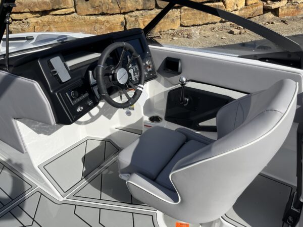 2025 Moomba MAX - Image 7