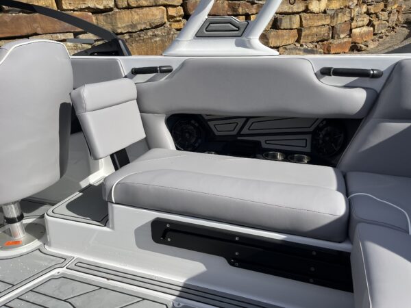 2025 Moomba MAX - Image 12