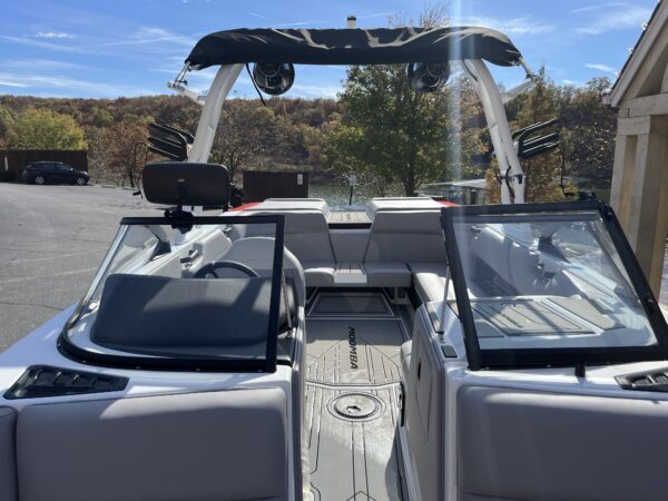 2025 Moomba MAX - Image 17