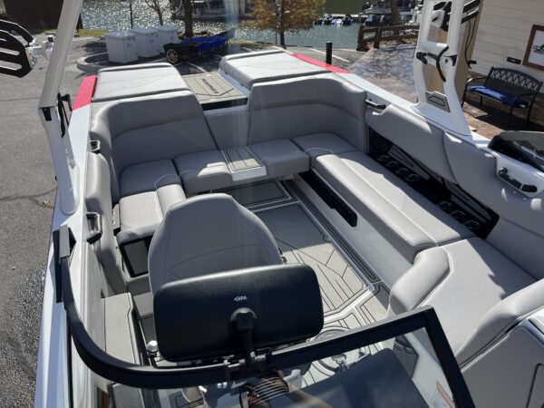 2025 Moomba MAX - Image 15
