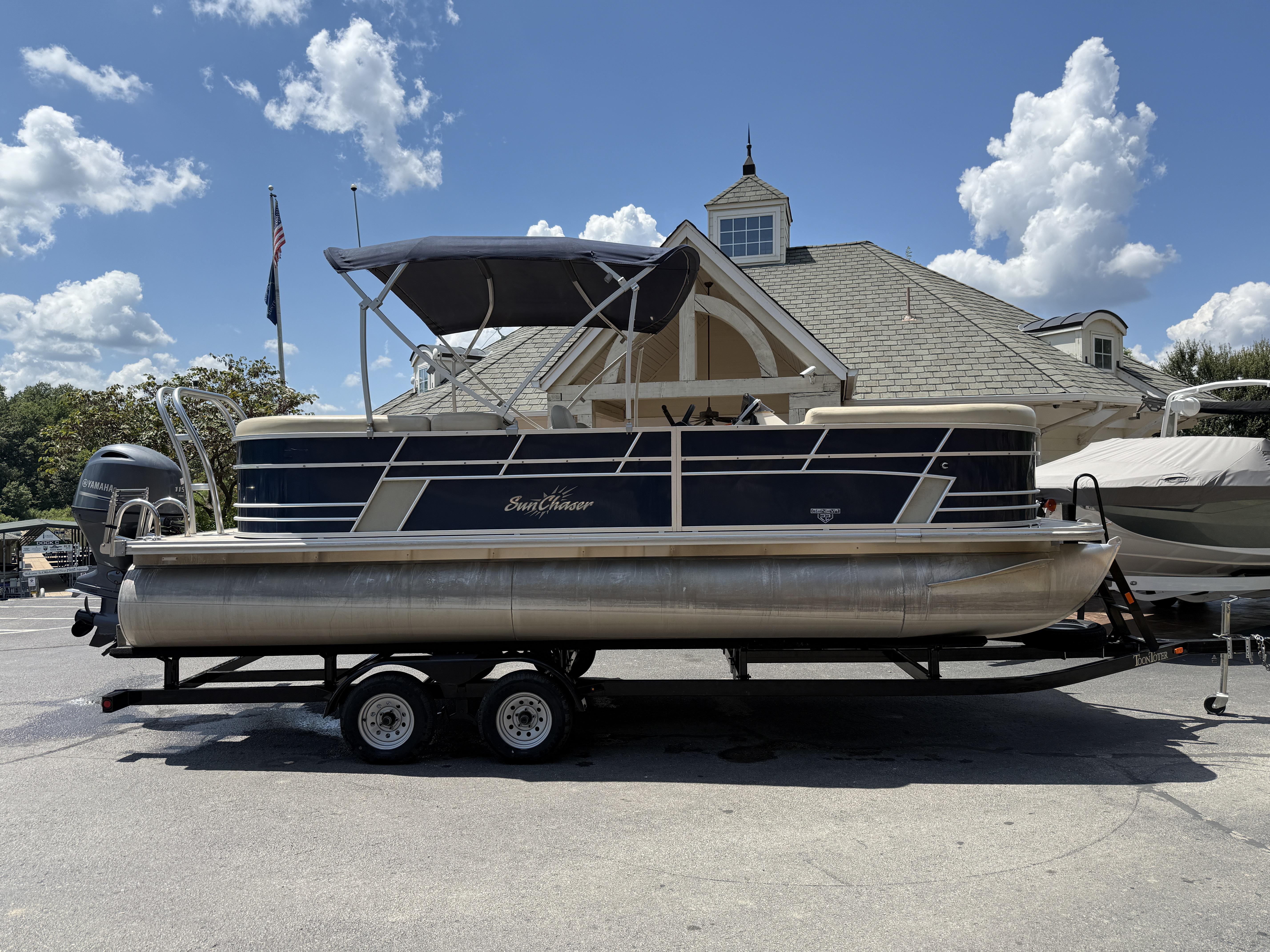 2019 Sun Chaser Geneva 22