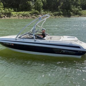 2011 Larson LX850